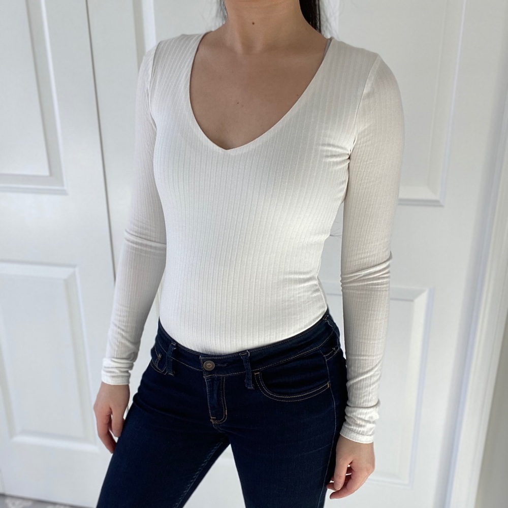 TIMELESS - White V-Neck Ribbed Classic Basic Bodysuit